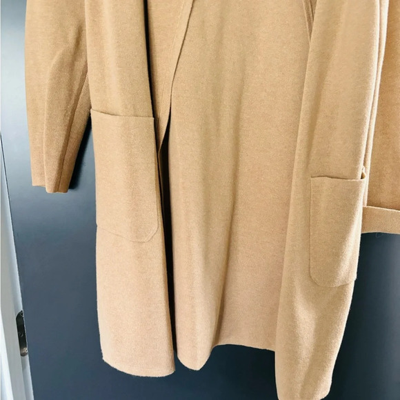 Elegant Beige Women's Sweater - Picture 3 of 6